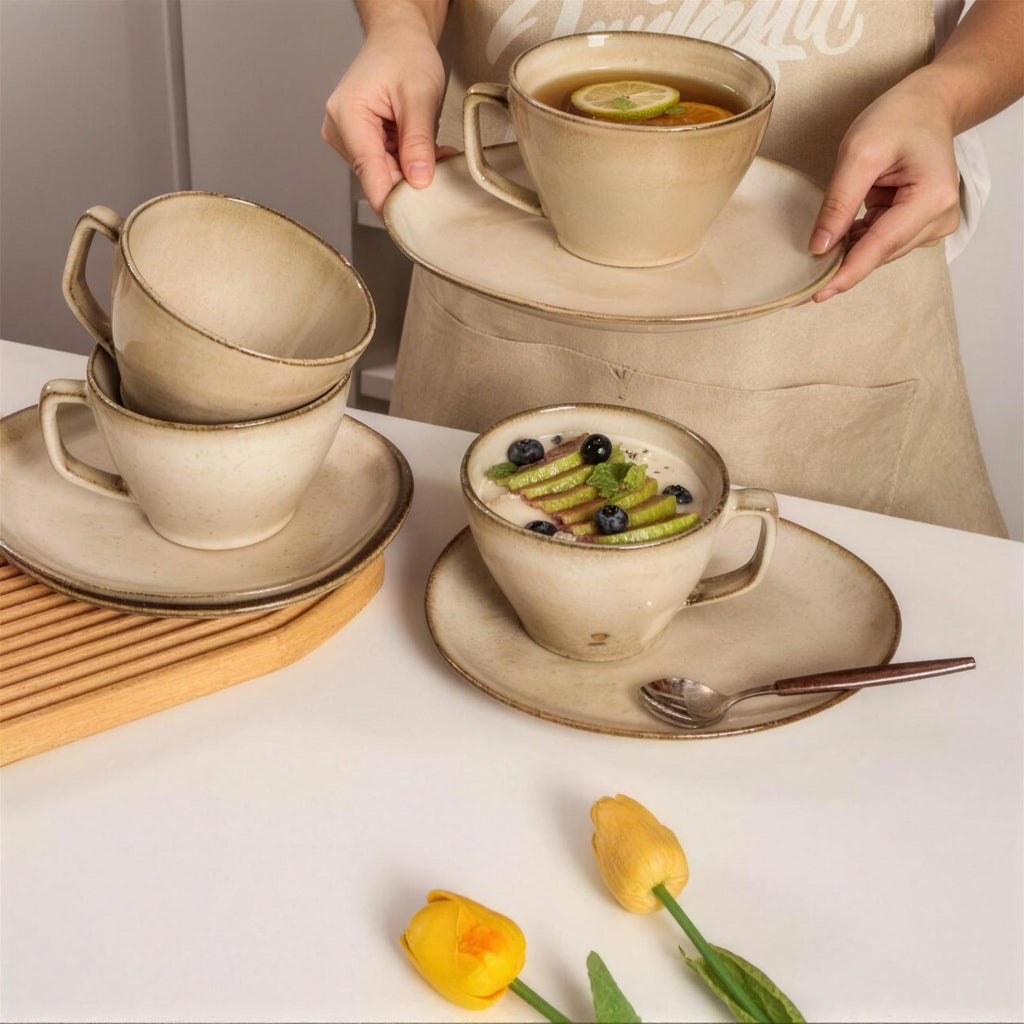 Lot de 4 tasses et soucoupes – Beige