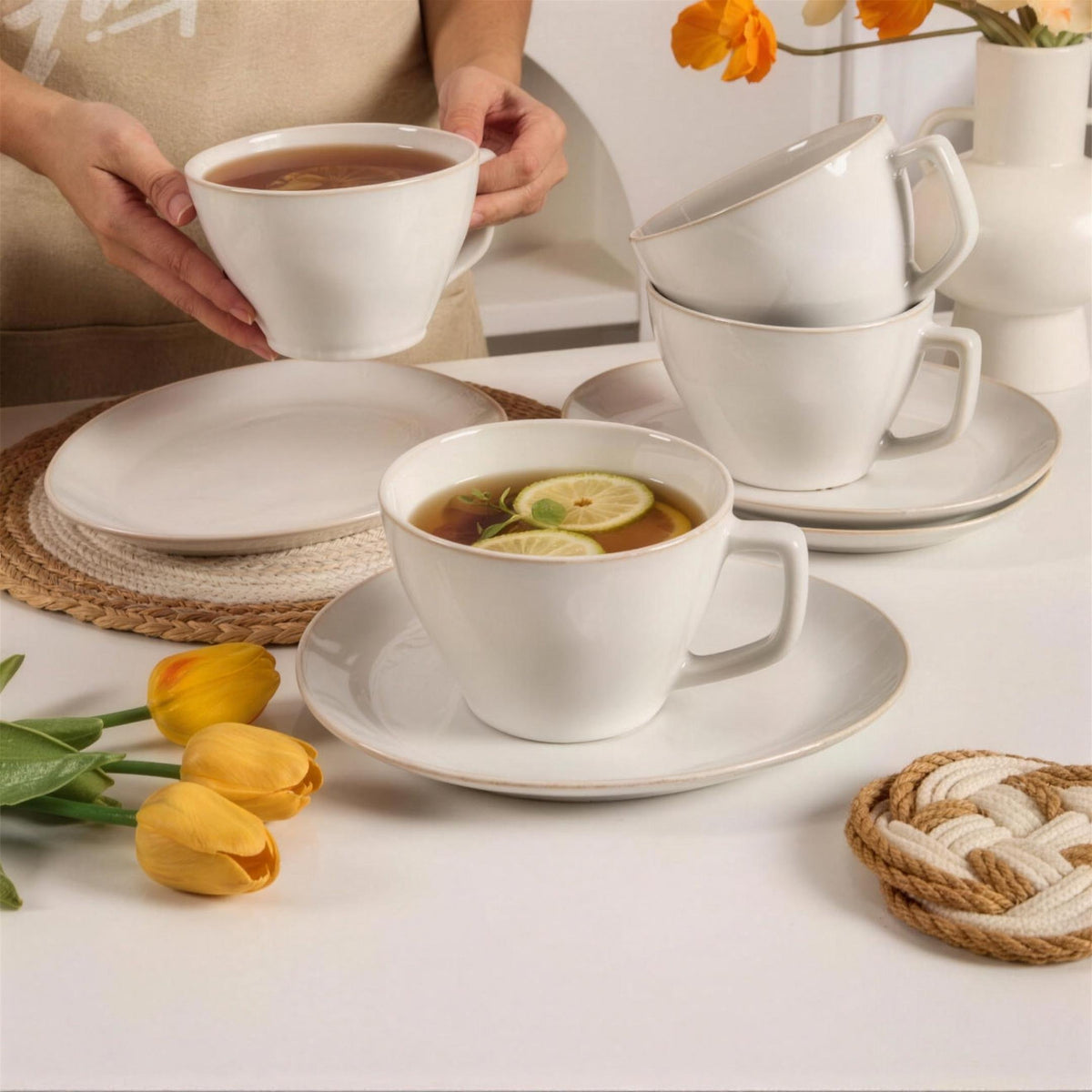 Lot de 4 tasses et soucoupes – Blanc